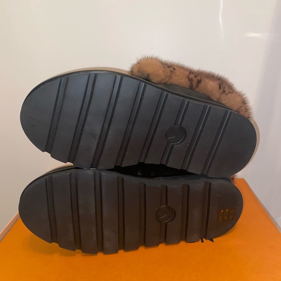 Louis Vuitton Pillow Mink Fur & Leather Boots - Picture 7 of 11